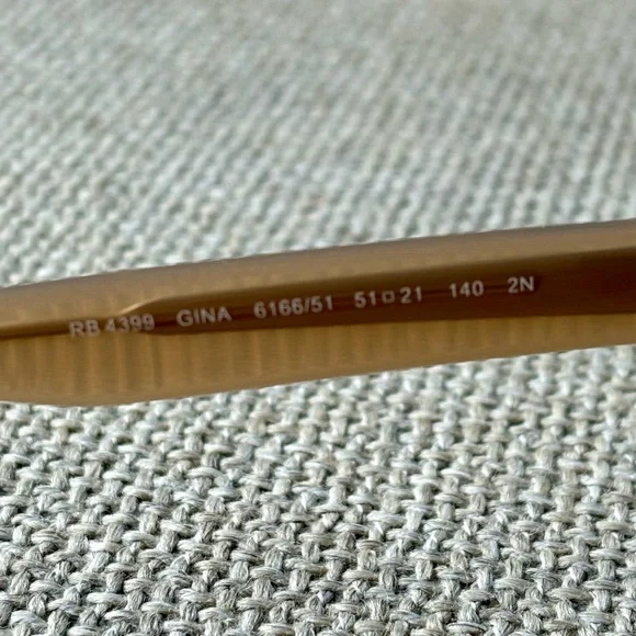 Ray-Ban Tan Sunglasses Classic Design - Picture 5 of 5